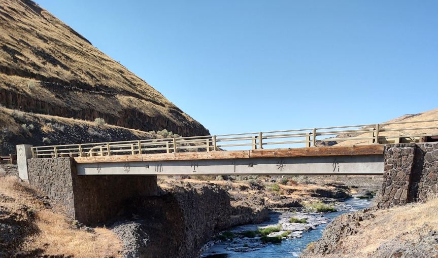 Sherars and White River&nbsp;Falls